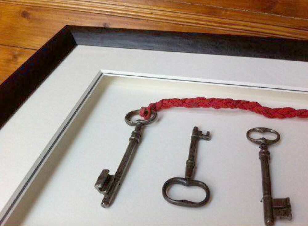 Antique keys framed framed keys spacer - Set of antique keys framed