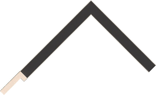 Gramercy Moulding AQ.147790 picture frame moulding from the Gramercy range